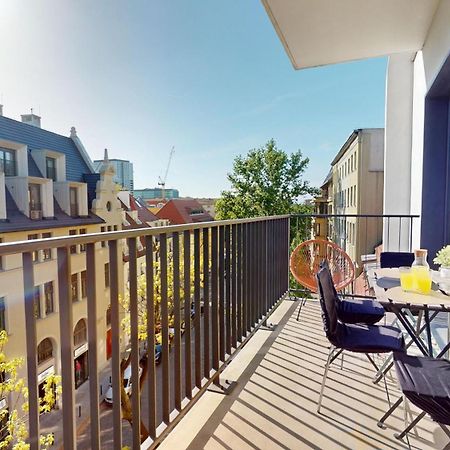 Family House Near The Market Square -Perfect For Family & Business Stays - Ksiecia Witolda Street 500 Steps To Market Square - 2 Bedrooms,2 Parking Places ヴロツワフ エクステリア 写真