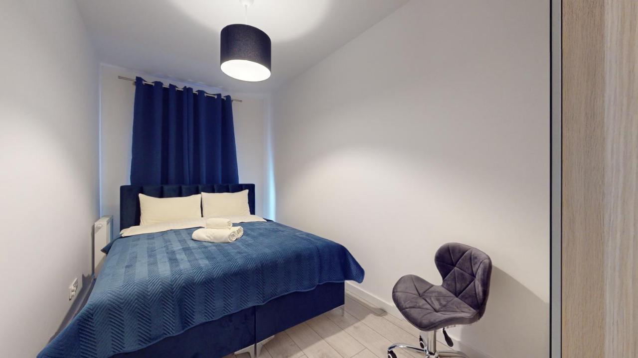 Family House Near The Market Square -Perfect For Family & Business Stays - Ksiecia Witolda Street 500 Steps To Market Square - 2 Bedrooms,2 Parking Places ヴロツワフ エクステリア 写真