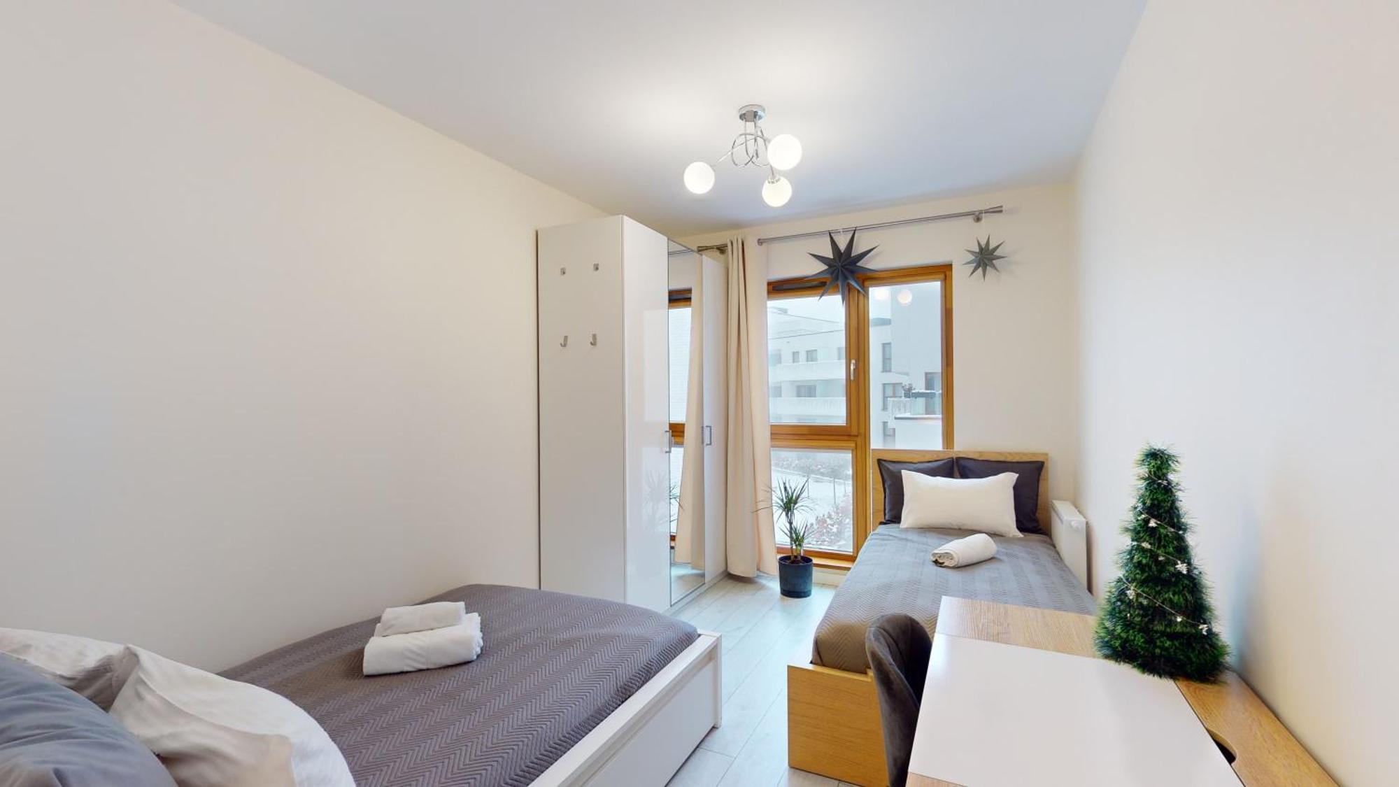 Family House Near The Market Square -Perfect For Family & Business Stays - Ksiecia Witolda Street 500 Steps To Market Square - 2 Bedrooms,2 Parking Places ヴロツワフ エクステリア 写真