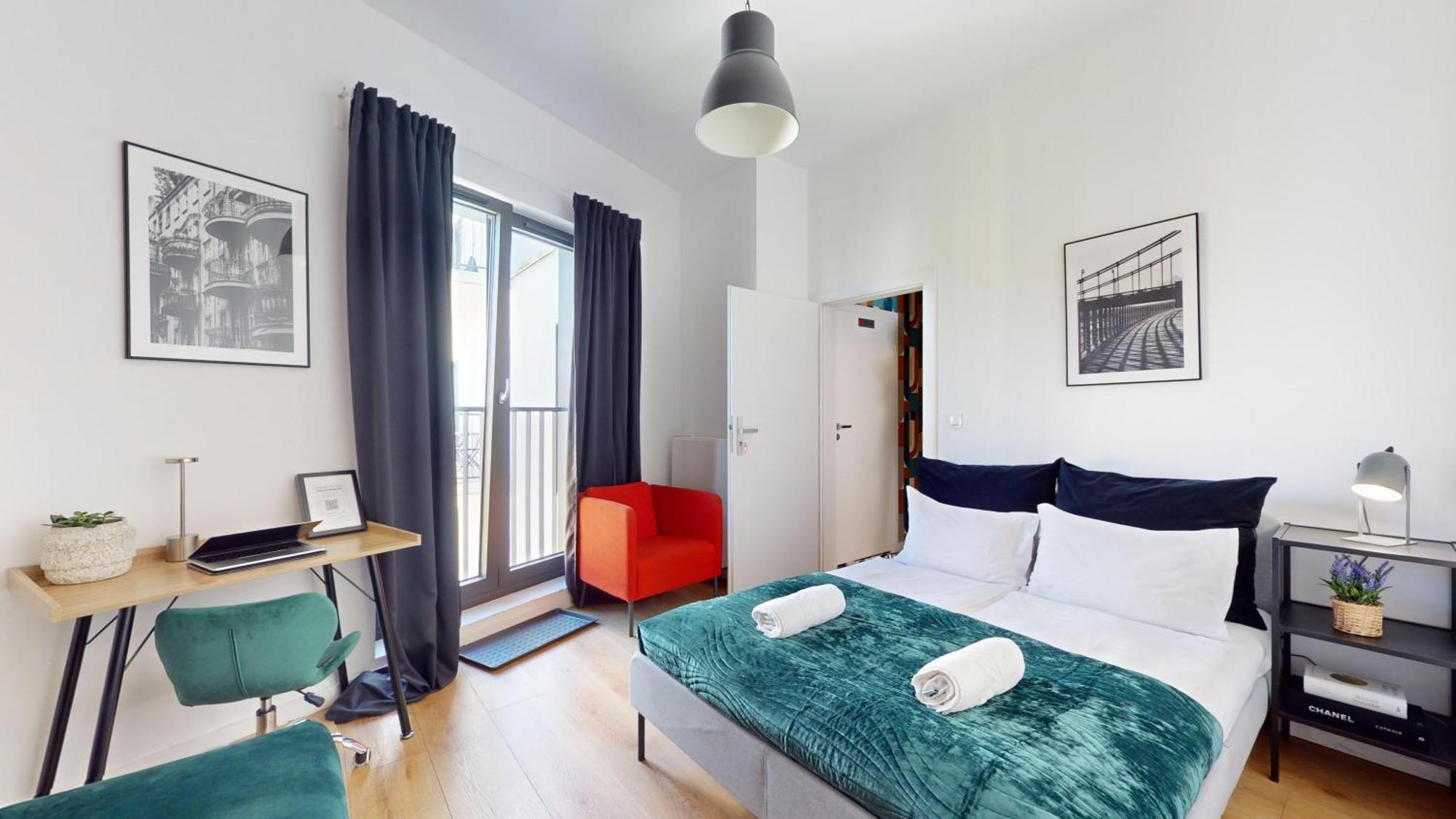Family House Near The Market Square -Perfect For Family & Business Stays - Ksiecia Witolda Street 500 Steps To Market Square - 2 Bedrooms,2 Parking Places ヴロツワフ エクステリア 写真