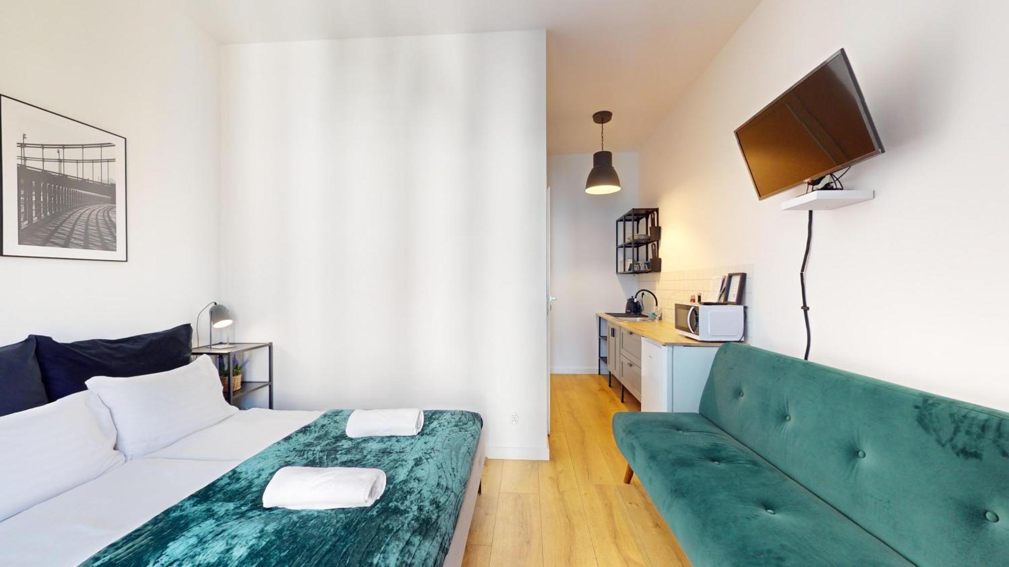 Family House Near The Market Square -Perfect For Family & Business Stays - Ksiecia Witolda Street 500 Steps To Market Square - 2 Bedrooms,2 Parking Places ヴロツワフ エクステリア 写真