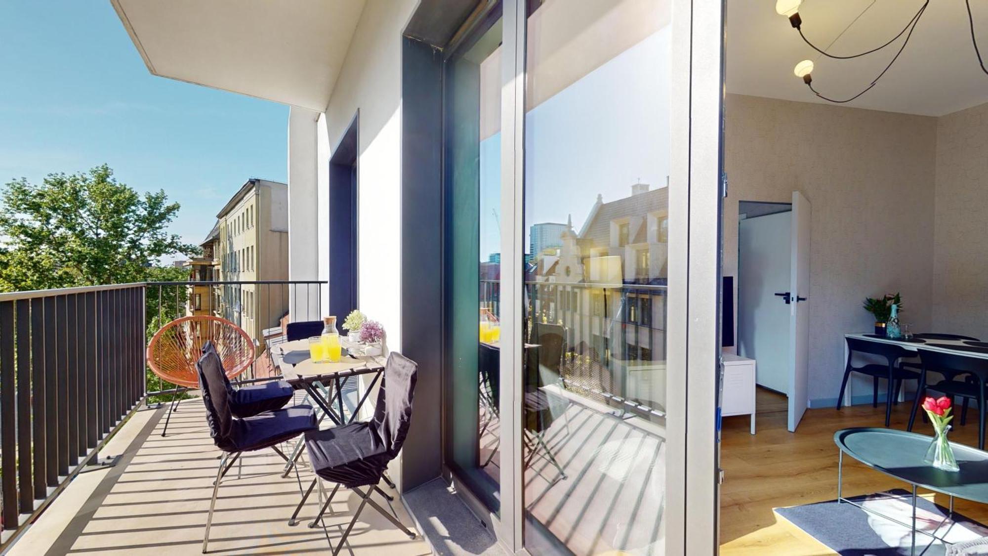 Family House Near The Market Square -Perfect For Family & Business Stays - Ksiecia Witolda Street 500 Steps To Market Square - 2 Bedrooms,2 Parking Places ヴロツワフ エクステリア 写真
