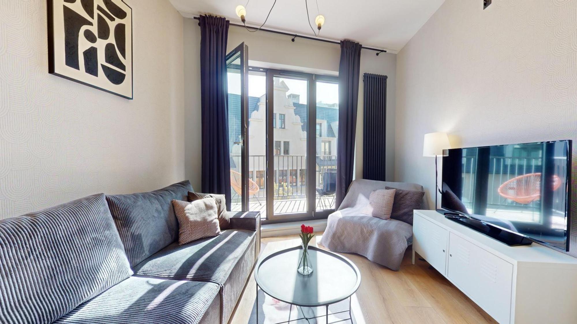 Family House Near The Market Square -Perfect For Family & Business Stays - Ksiecia Witolda Street 500 Steps To Market Square - 2 Bedrooms,2 Parking Places ヴロツワフ エクステリア 写真