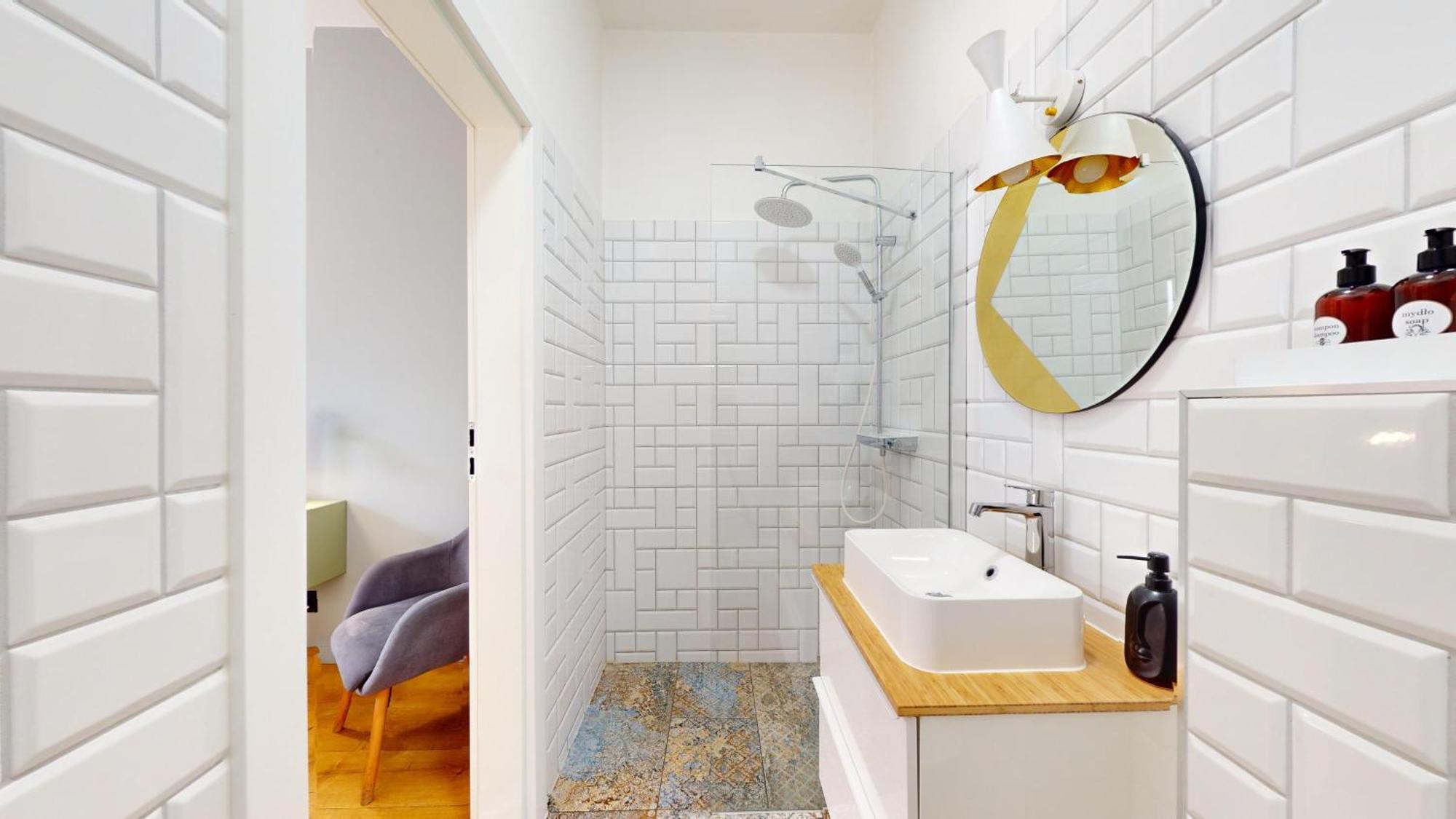 Family House Near The Market Square -Perfect For Family & Business Stays - Ksiecia Witolda Street 500 Steps To Market Square - 2 Bedrooms,2 Parking Places ヴロツワフ エクステリア 写真